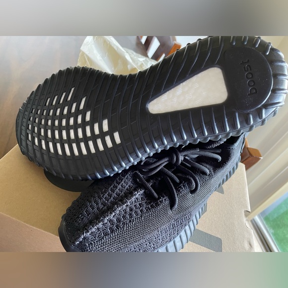 Yeezy 350 v20 size 10 1/2 new with box - Picture 2 of 4